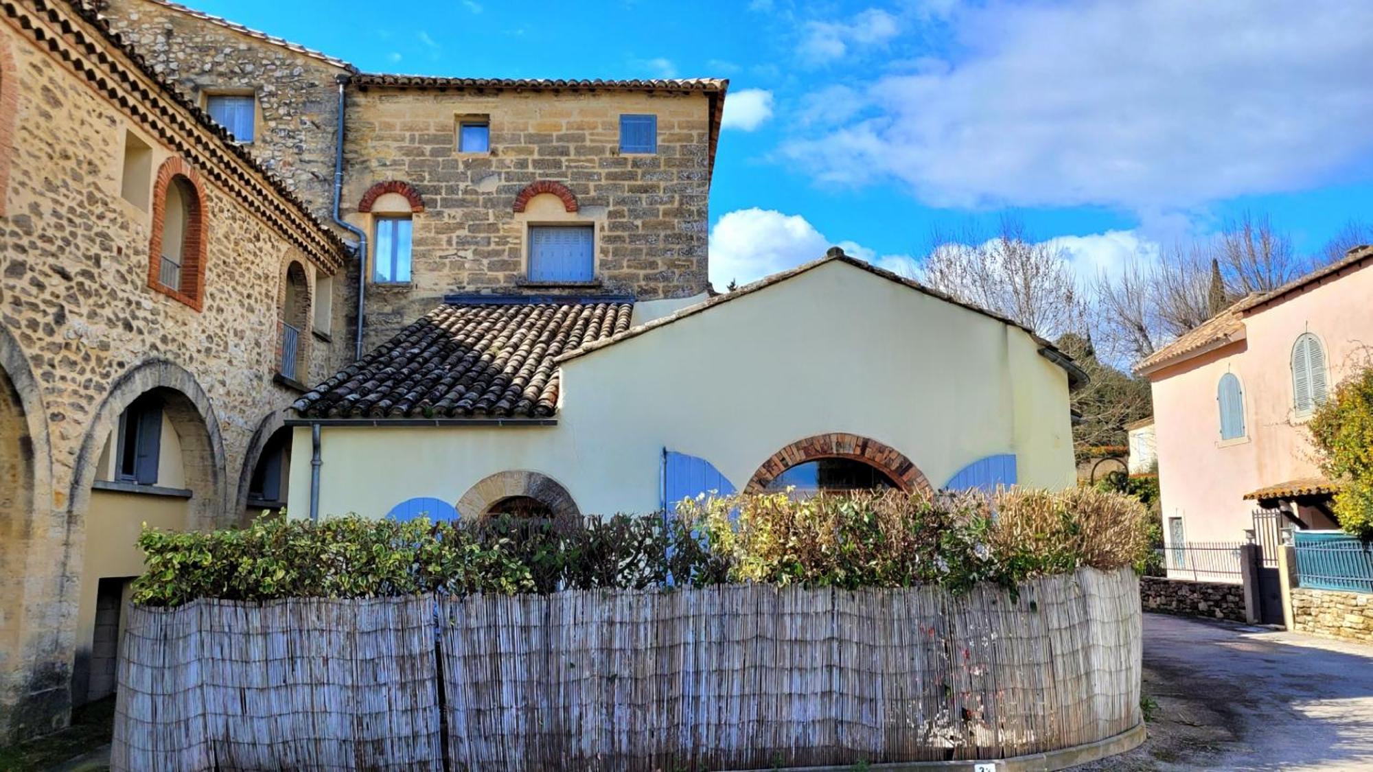 La Pascallane Uzes Bagian luar foto