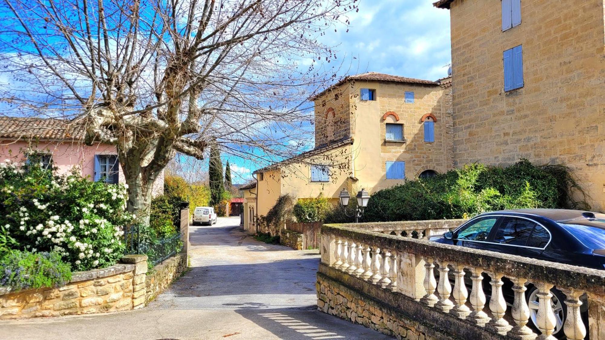 La Pascallane Uzes Bagian luar foto